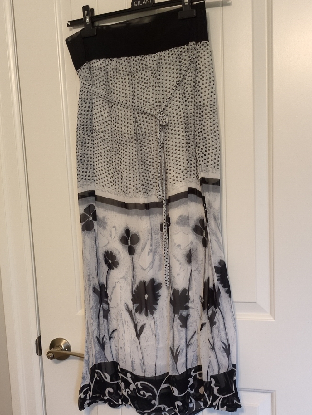 Women’s Black and White Floral Maxi Skirt